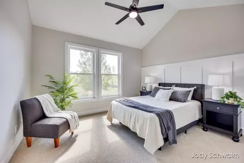 Bedroom - 533 Pineview, Belding, MI 48809 photo 3 of 5