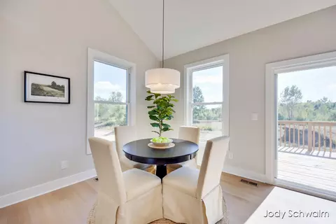 Dining - 533 Pineview, Belding, MI 48809 photo 1 of 4