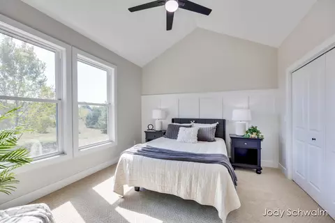 Bedroom - 533 Pineview, Belding, MI 48809 photo 4 of 5