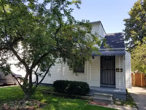20501 Elkhart, Harper Woods, MI 48225