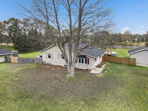 449 8th, Plainwell, MI 49080 photo 2