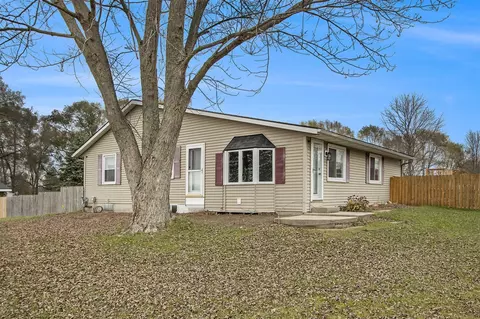 449 8th, Plainwell, MI 49080 photo 3