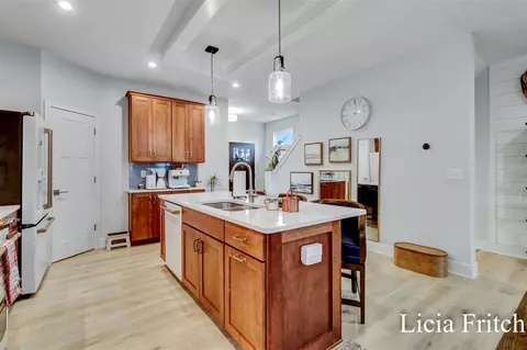 Kitchen - 810 S S Lk, Whitehall, MI 49461 photo 4 of 5
