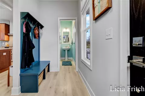 Entry Way - 810 S S Lk, Whitehall, MI 49461 photo 3 of 8