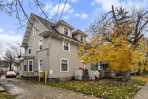 60 Burton, Grand Rapids, MI 49507