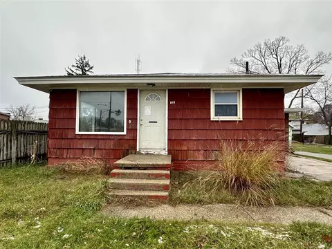163 Vanderveen, Holland, MI 49424