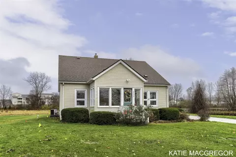 3750 Beeline, Holland, MI 49424