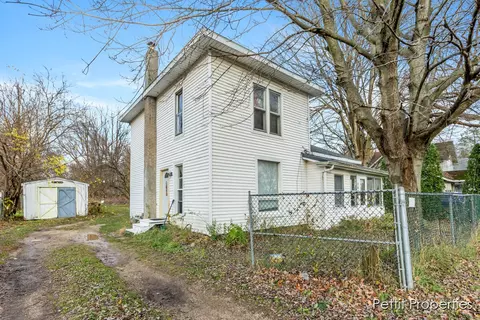 207 E Van Buren St, Gobles, MI 49055