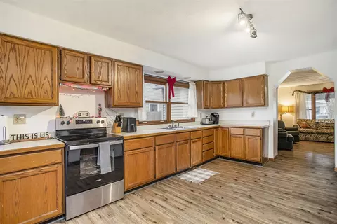 Kitchen - 729 E Grn, Marshall, MI 49068 photo 1 of 3