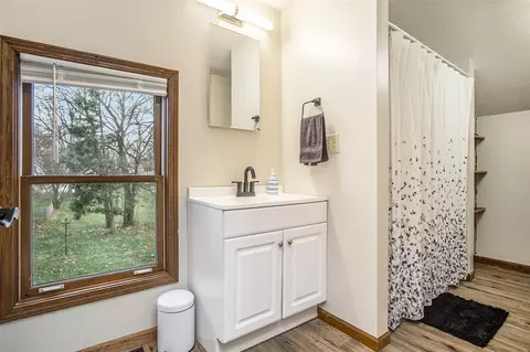 Bath - 729 E Grn, Marshall, MI 49068 photo 2 of 2