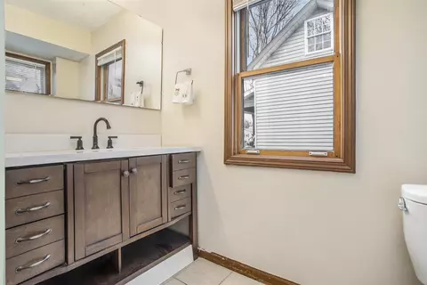 Bath - 729 E Grn, Marshall, MI 49068 photo 1 of 2