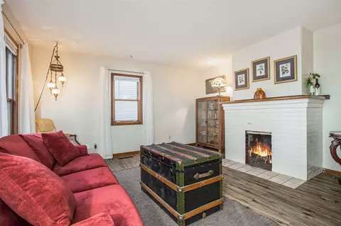 Living - 729 E Grn, Marshall, MI 49068 photo 4 of 4
