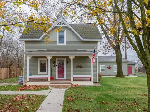 321 N Sherwood, Plainwell, MI 49080