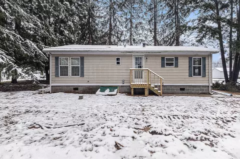 Exterior - 1110 3rd, Bangor, MI 49013 photo 2 of 8
