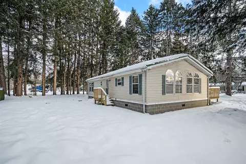 Exterior - 1110 3rd, Bangor, MI 49013 photo 5 of 8