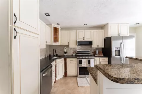 413 E Hammond, Otsego, MI 49078 photo 9