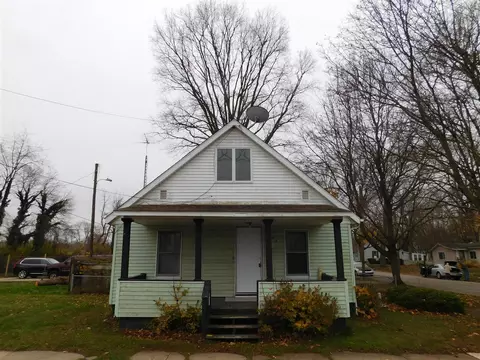 704 Wayne, Niles, MI 49120