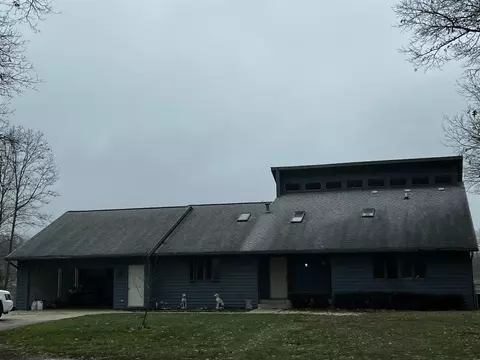 62597 30th, Lawton, MI 49065