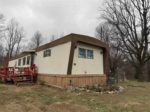 69132 Red Arrow, Hartford, MI 49057