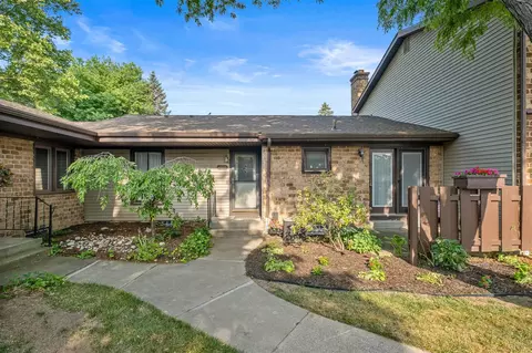2594 Knightsbridge, Grand Rapids, MI 49546
