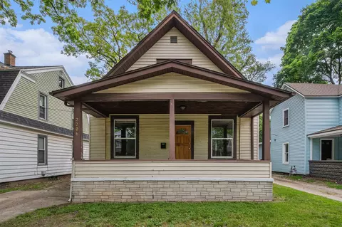 2206 Francis, Grand Rapids, MI 49507