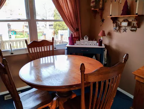 Dining - 3958 Viking, Jackson, MI 49201 photo 1 of 1