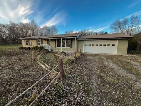 41410 Waukeenah, Paw Paw, MI 49079