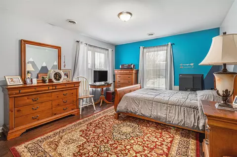 Bedroom - 10301 Case, Brooklyn, MI 49230 photo 4 of 6