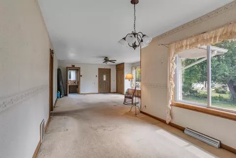 Living - 934 Bush, Jackson, MI 49202 photo 1 of 2
