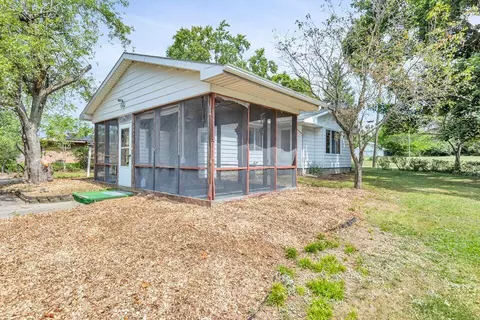 Exterior - 934 Bush, Jackson, MI 49202 photo 2 of 3