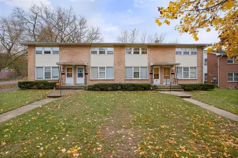 906 Carrier Crk, Grand Rapids, MI 49503