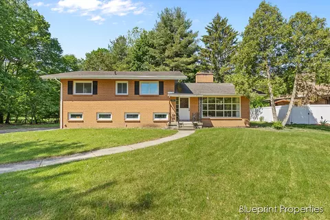 1763 Derbyshire, Grand Rapids, MI 49508