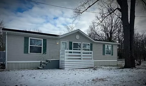 421 Lewis, Jonesville, MI 49250