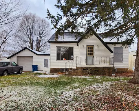 305 White, Howard City, MI 49329