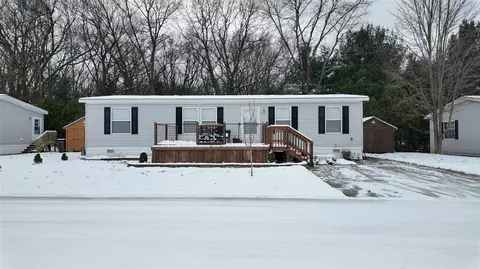 17081 Superior, Spring Lake, MI 49456