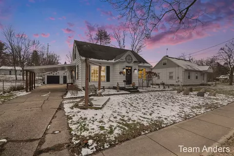 412 E Marshall, Hastings, MI 49058