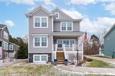 451 Summer Grv, Douglas, MI 49406