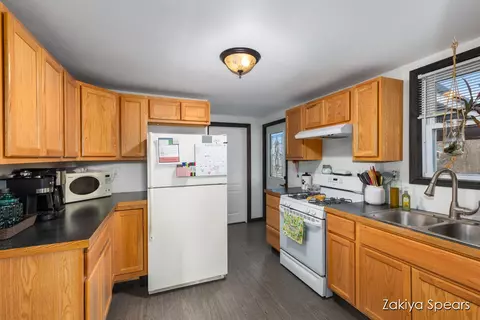 309 W State, Grant, MI 49327 photo 9