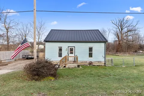 309 W State, Grant, MI 49327 photo 2