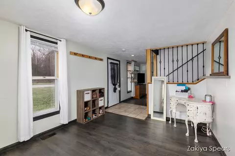 309 W State, Grant, MI 49327 photo 7