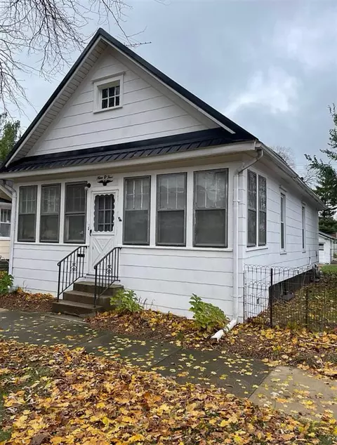 905 Wolcott, Saint Joseph, MI 49085