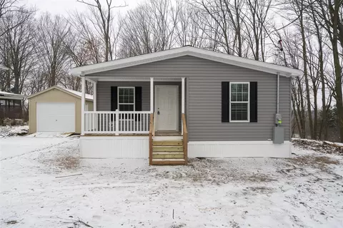 99 E Post St, Newaygo, MI 49337
