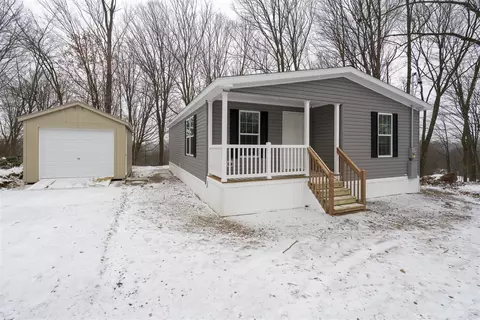 99 E Post St, Newaygo, MI 49337 photo 3