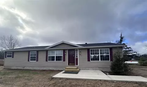 839 S Deerwood Cir, White Cloud, MI 49349