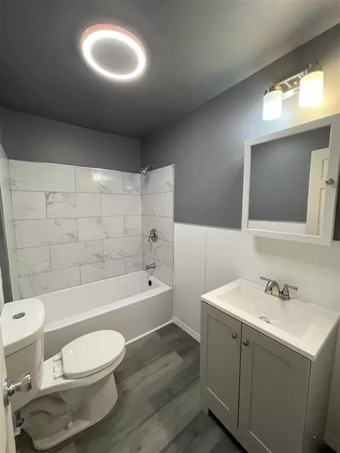Bath - 1113 Christopher, Flint, MI 48503 photo 1 of 2