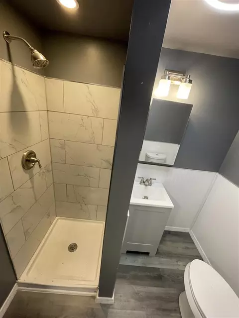 Bath - 1113 Christopher, Flint, MI 48503 photo 2 of 2