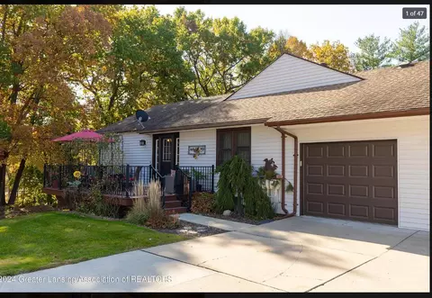 1120 Riverview Ct, Williamston, MI 48895