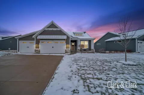 2651 Meadow Woods, Grand Rapids, MI 49534