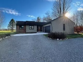 12245 Southgate, Plainwell, MI 49080