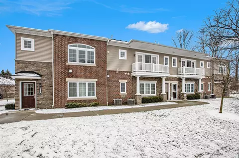 5588 Arbor Chase, Ann Arbor, MI 48103